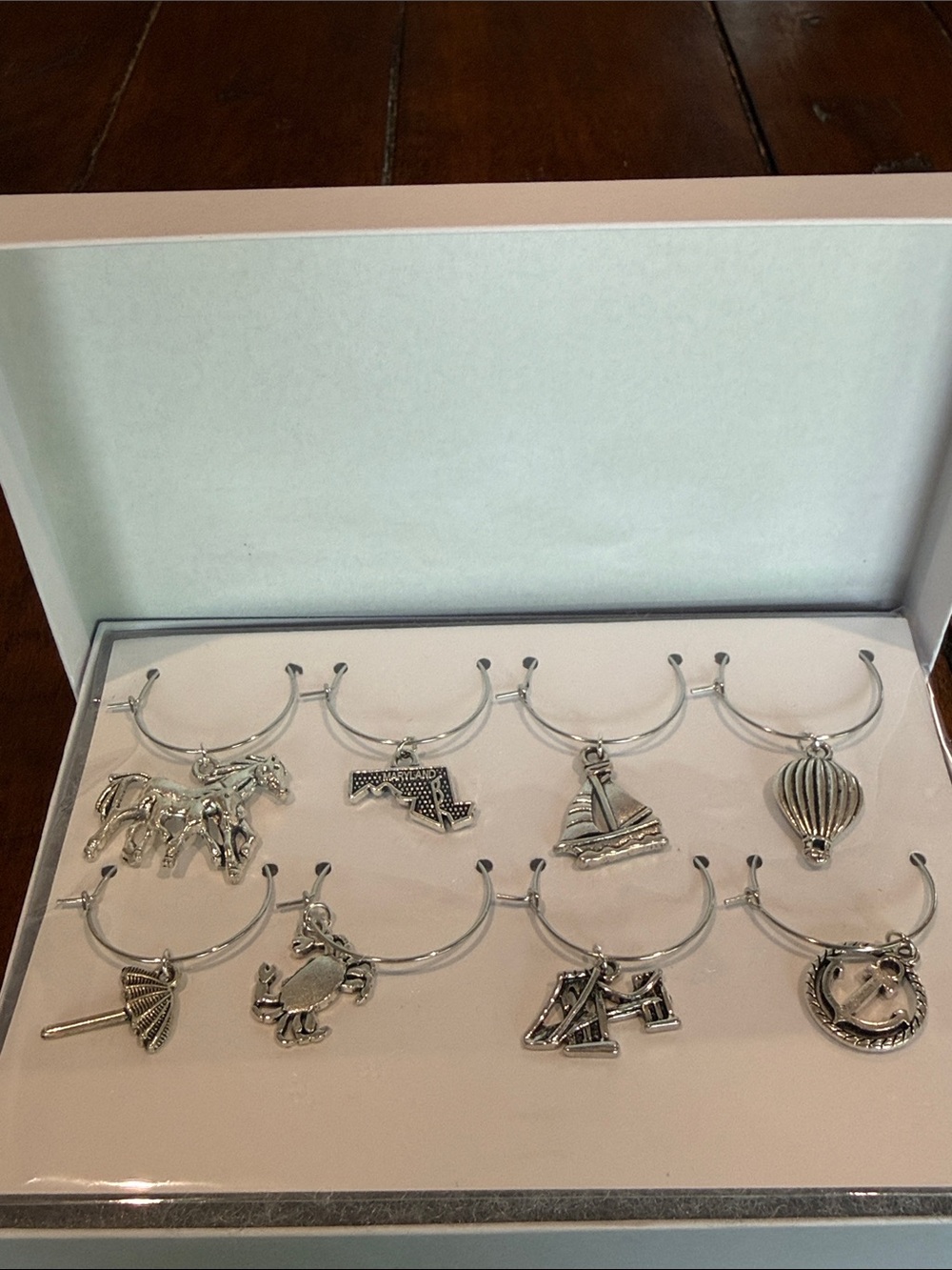 • BRAND NEW • MARYLAND WINE CHARMS • Set of 8 in Silver • Box included
